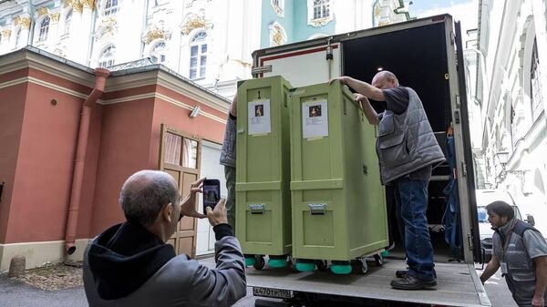 В Россию вернулись последние предметы Эрмитажа с экспозиции в Европе