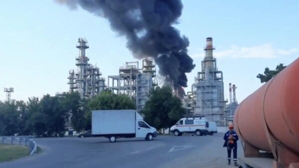Пожар на Новошахтинском нефтеперерабатывающем заводе в Ростовской области