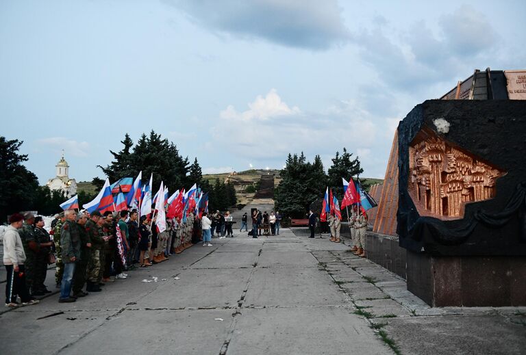 Акция по случаю Дня памяти и скорби у Саур-Могилы