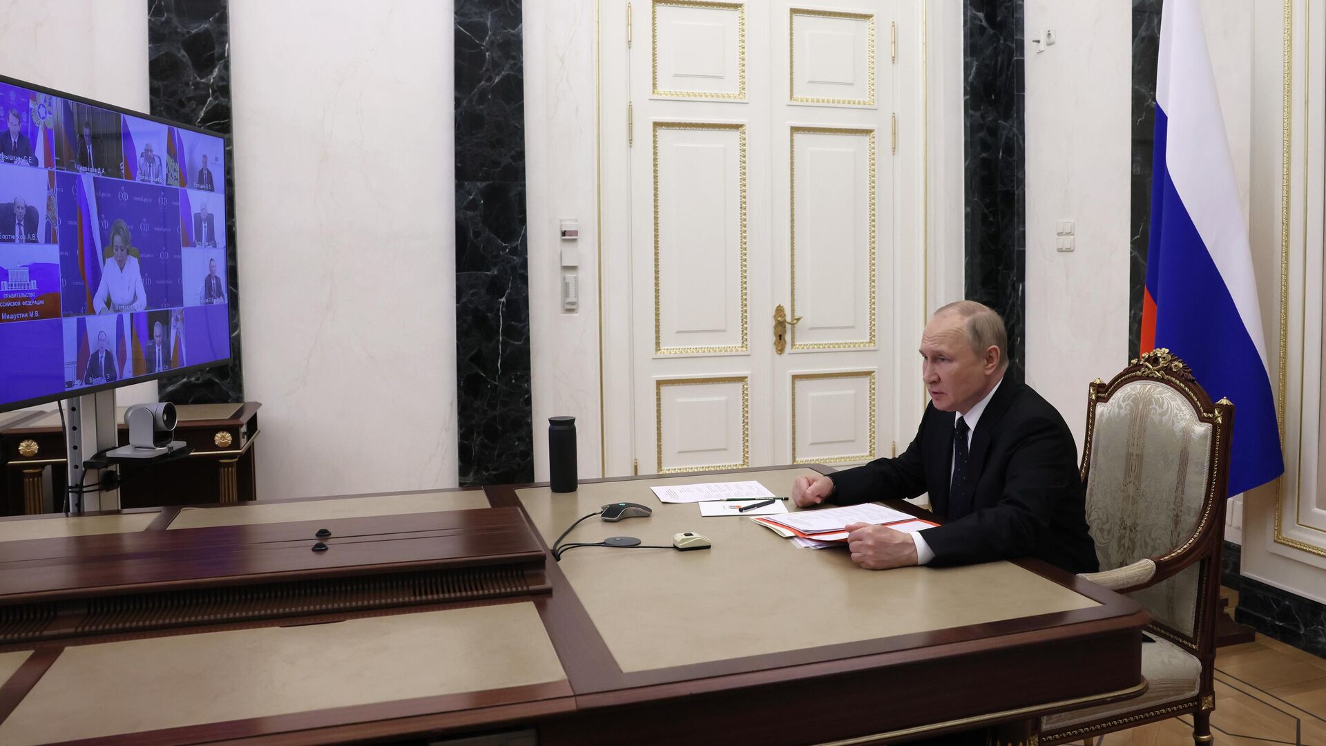 Президент РФ Владимир Путин проводит совещание с постоянными членами Совета безопасности РФ в режиме видеоконференции - РИА Новости, 1920, 26.06.2022
