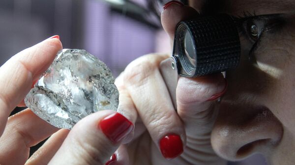 NYT: США призывают присвоить алмазам из России статус кровавых