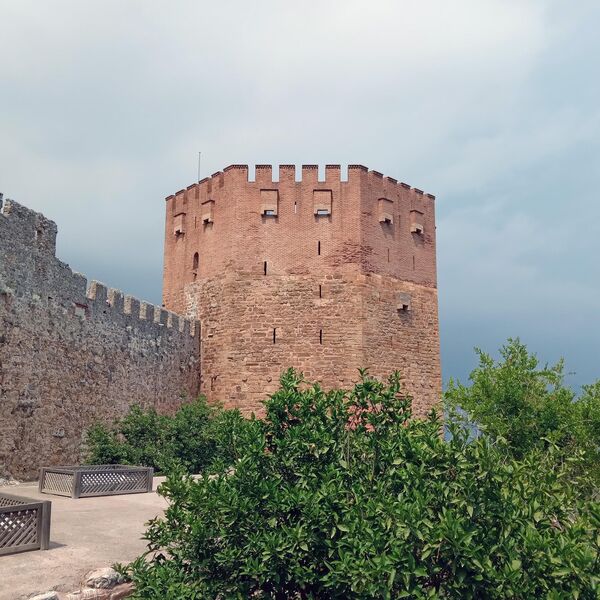 Красная башня Кызыл Куле Красная башня Кызыл Куле