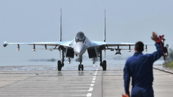 Многоцелевой истребитель Су-35 ВКС России, задействованный в специальной военной операции, на аэродроме базирования
