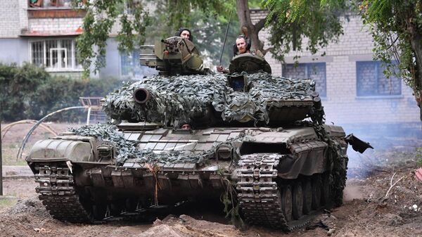Танк Т-72 ВС России в Северодонецке