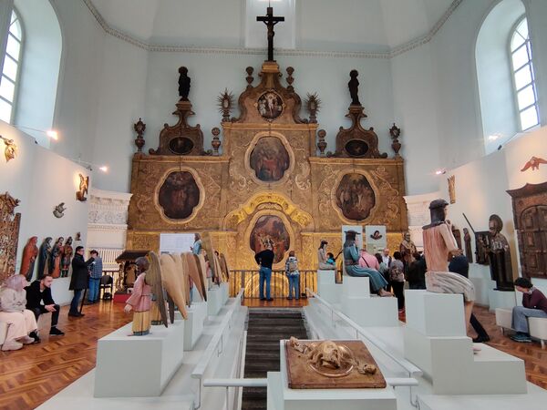 Выставка деревянной скульптуры в картинной галерее в Перми Выставка деревянной скульптуры в картинной галерее в Перми