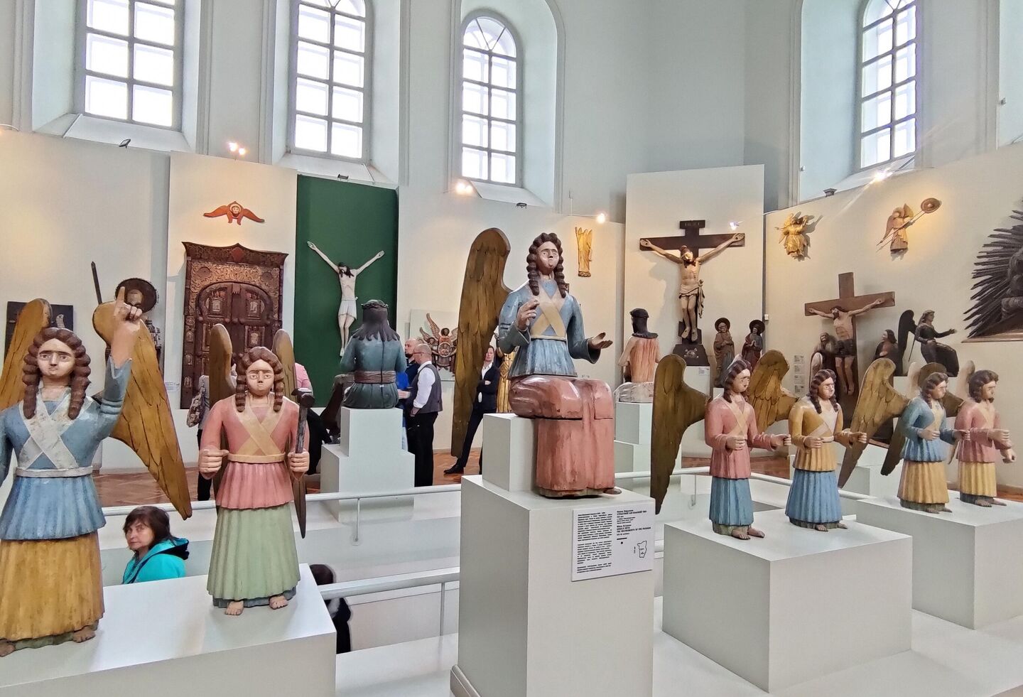 Коллекция уникальной деревянной скульптуры в картинной галерее в Перми Коллекция уникальной деревянной скульптуры в картинной галерее в Перми