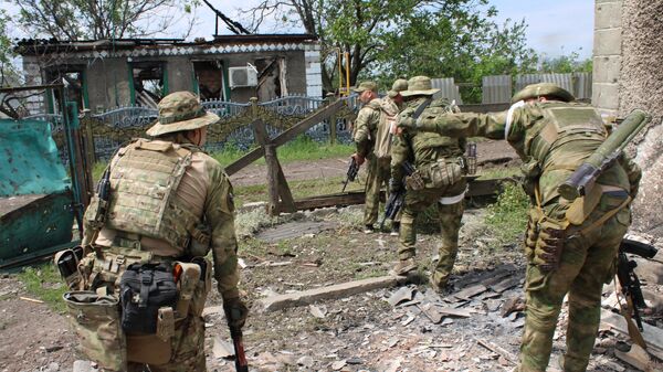 Бойцы подразделения полка полиции спецназначения имени Кадырова МВД Чеченской Республики