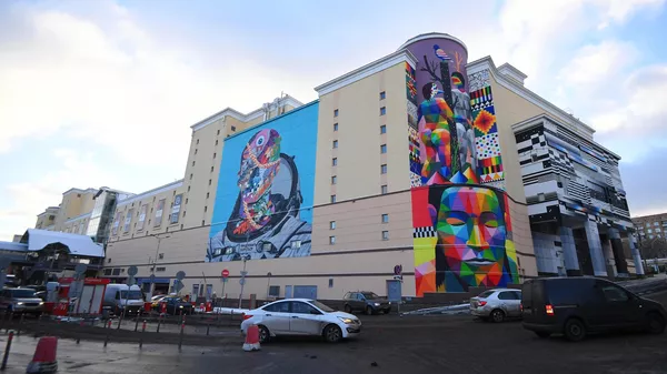 Здание Торгового центра Атриум в Москве