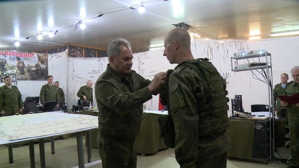 Шойгу инспектирует российскую группировку войск, задействованную в спецоперации 