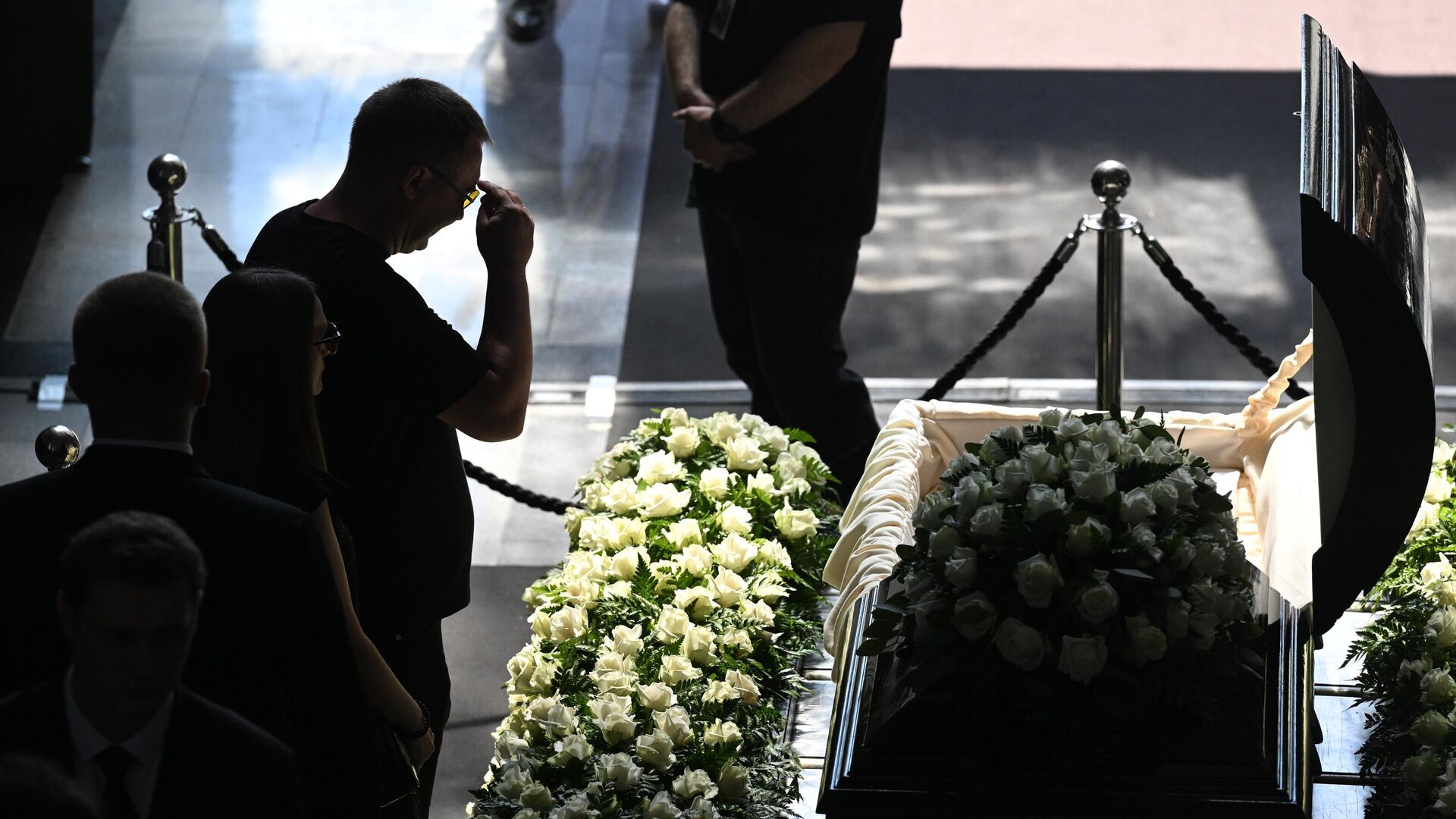 Где кремировали ширвиндта. Похороны Юрия Шатунова Кудряшов. Похороны Юры Шатунова 2022.