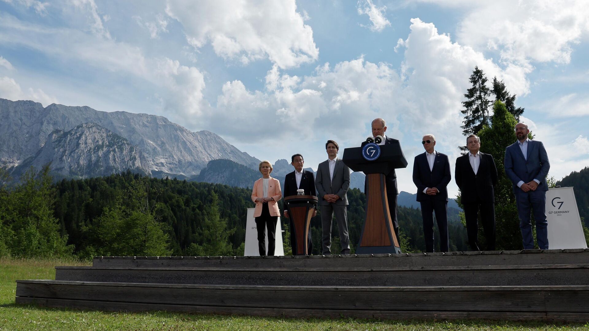 Лидеры Большой семерки на саммите G7 в Германии - РИА Новости, 1920, 26.06.2022