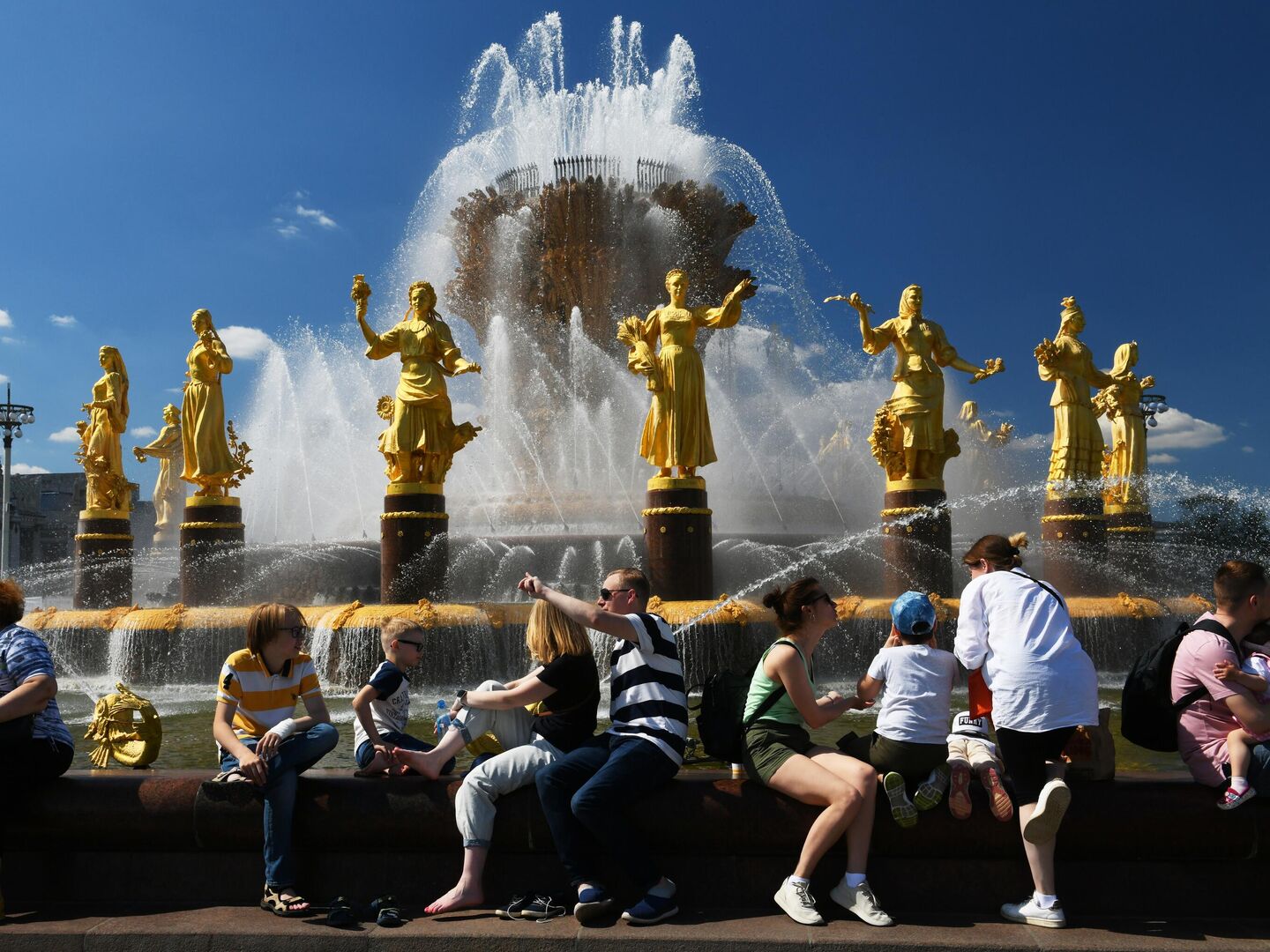 в москве дружба народов