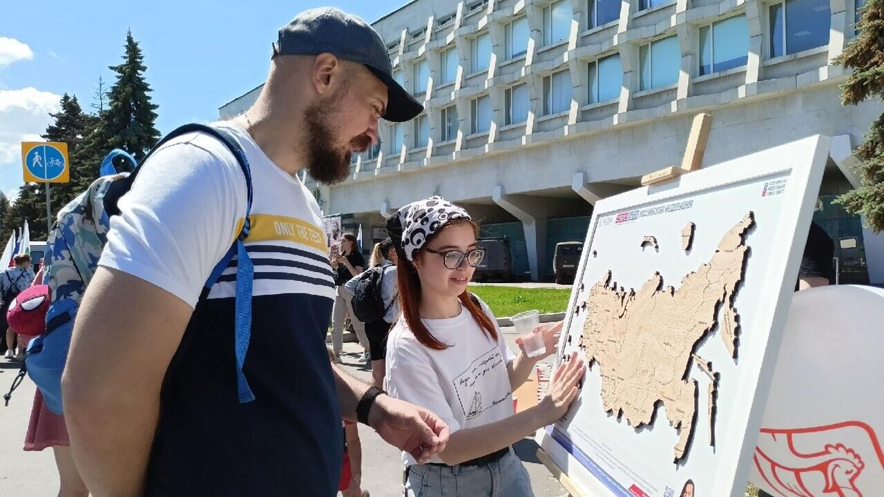 Более 500 ульяновских школьников получили профконсультации в День молодежи  - РИА Новости, 27.06.2022