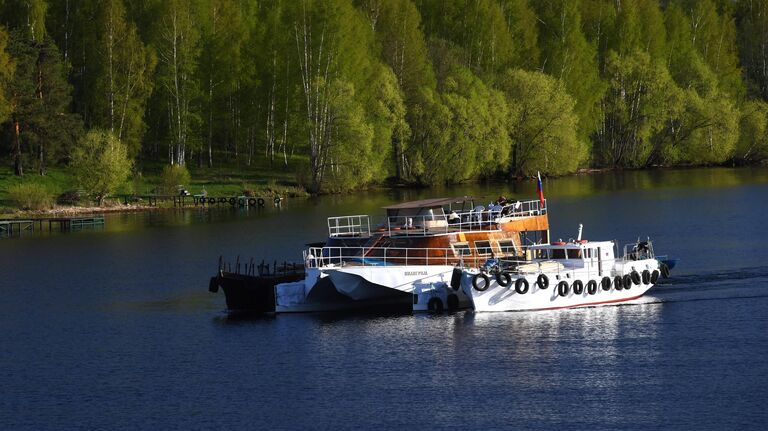 Прогулочно-экскурсионное судно Пилигрим в Тверской области