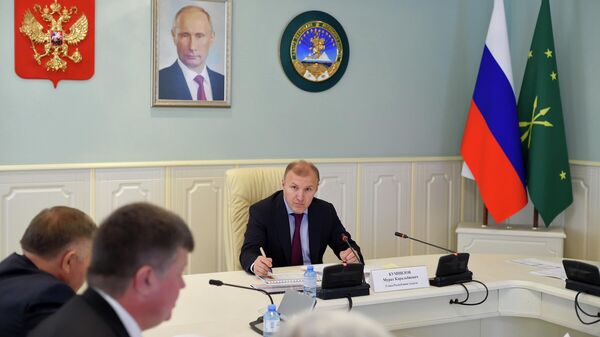 Глава Адыгеи Мурат Кумпилов на совещании Кабмина РА
