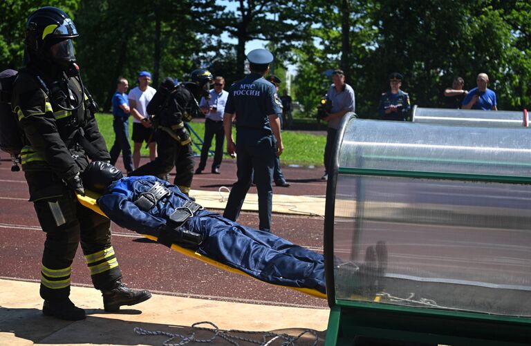 Участник финала городского конкурса Московские мастера по профессии Пожарный на учебно-тренировочном полигоне в Апаринках