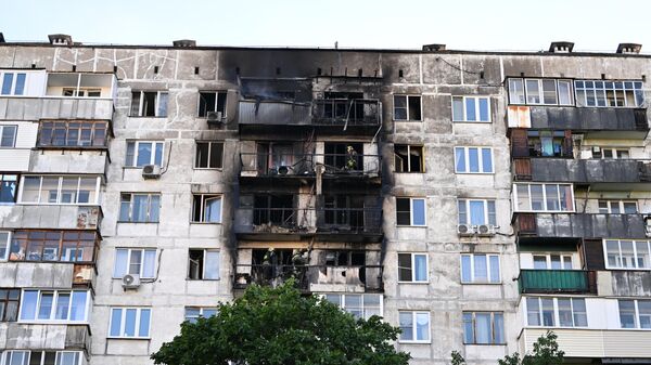 На месте возгорания в жилом доме на 2-й Пугачевской улице в Москве