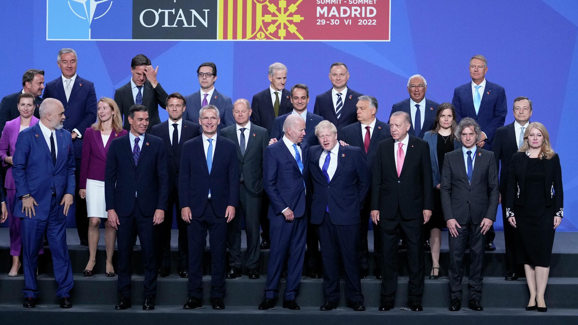 Лидеры стран НАТО во время группового фото на саммите в Мадриде - РИА Новости, 1920, 31.07.2022