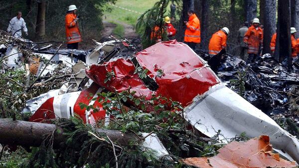 Спасатели на месте крушения самолета Boeing 757 недалеко от Иберлингена