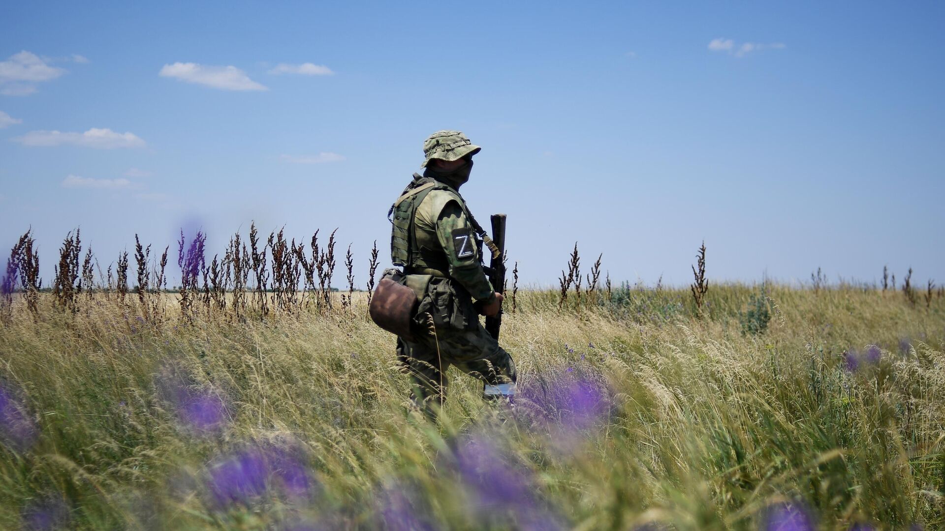 Военнослужащий ВС России в Мелитопольском районе Запорожской области - РИА Новости, 1920, 17.08.2022