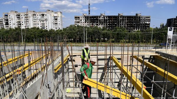  Специалисты военно-строительного комплекса Министерства обороны РФ строят жилые кварталы в Мариуполе