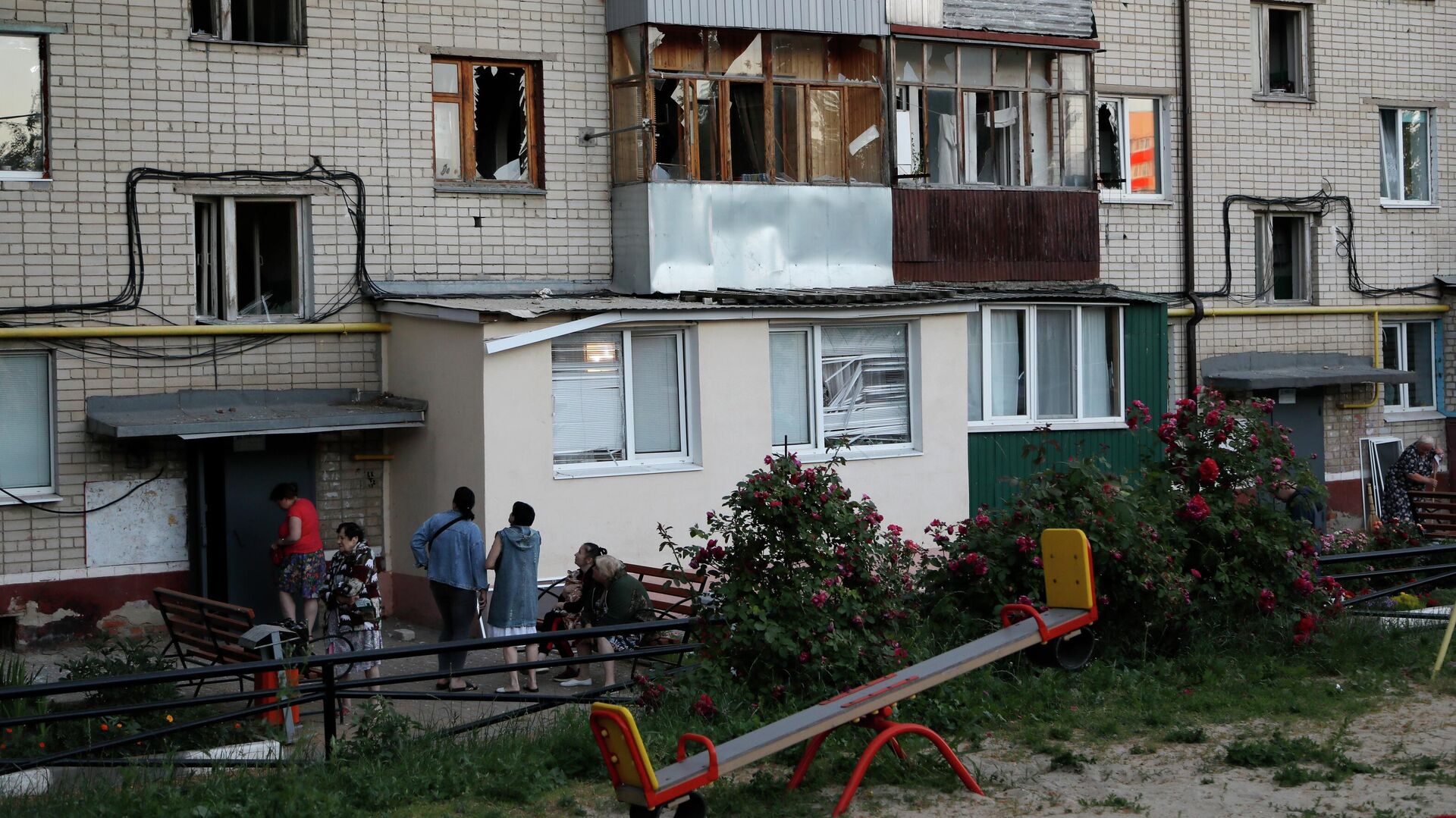 Поврежденные балконы жилого дома в Белгороде - РИА Новости, 1920, 03.07.2022