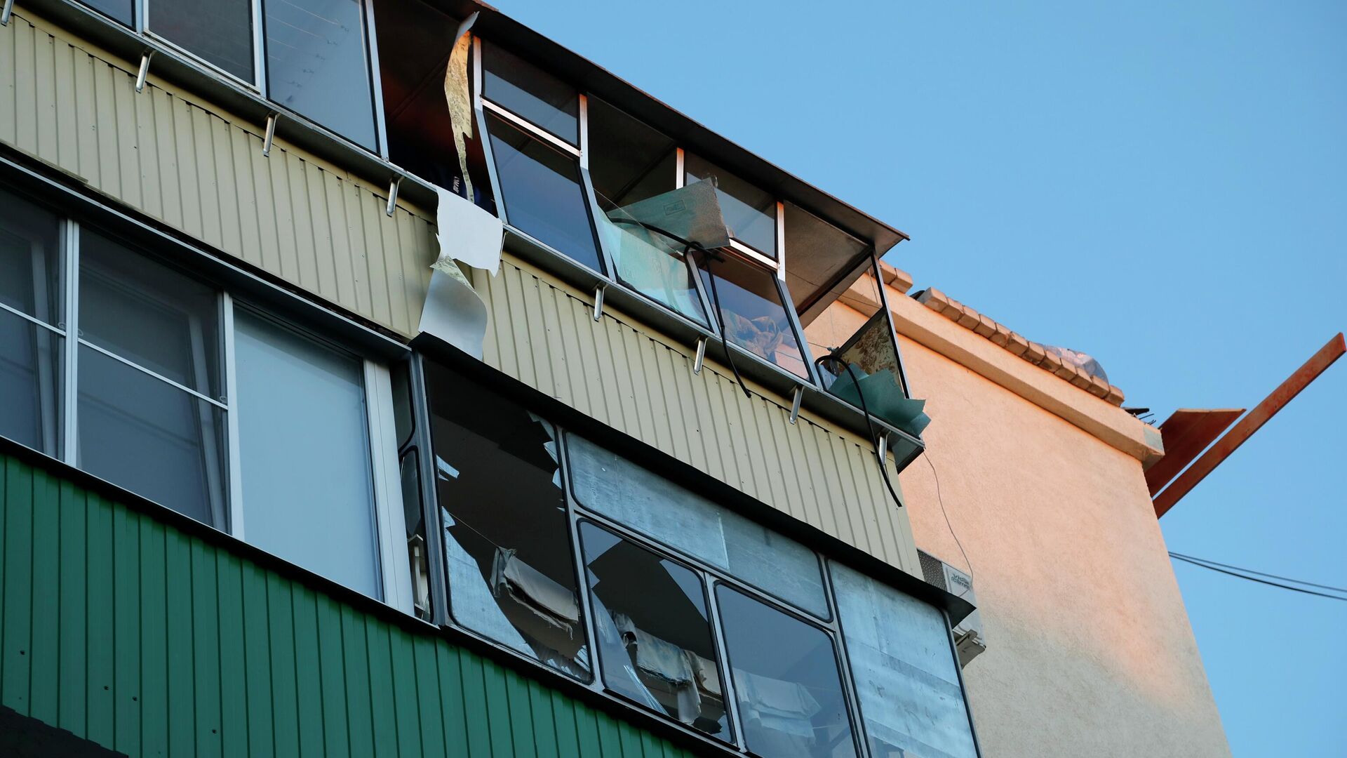Поврежденные балконы жилого дома в Белгороде - РИА Новости, 1920, 03.07.2022