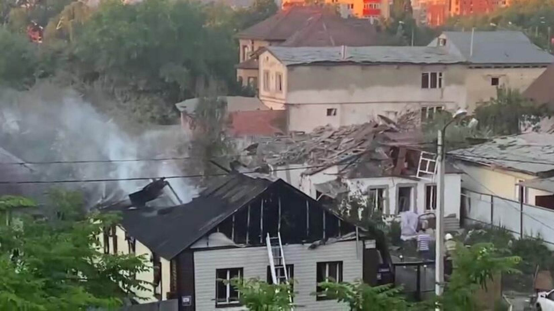 Разрушенные дома в Белгороде - РИА Новости, 1920, 03.07.2022