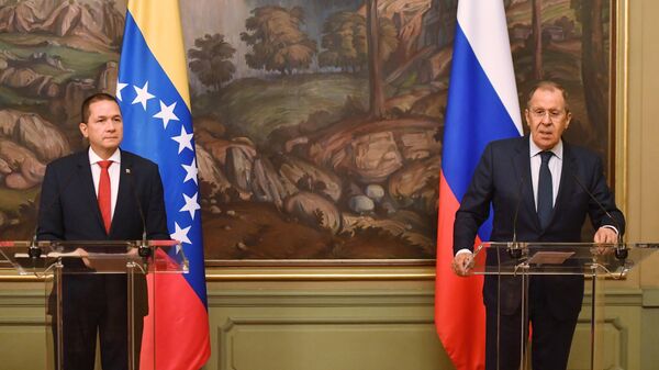 Министр иностранных дел РФ Сергей Лавров и министр иностранных дел Венесуэлы Карлос Фариа на пресс-конференции по итогам переговоров в Москве