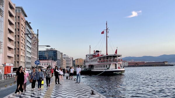 Набережная в Измире, Турция