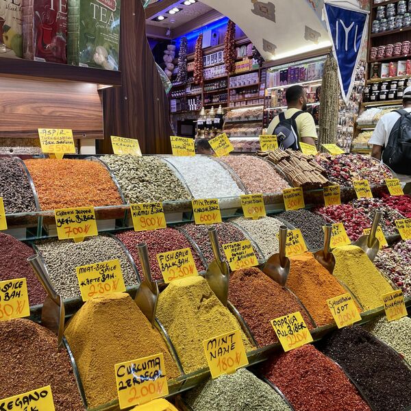 Турецкие специи на рынке 