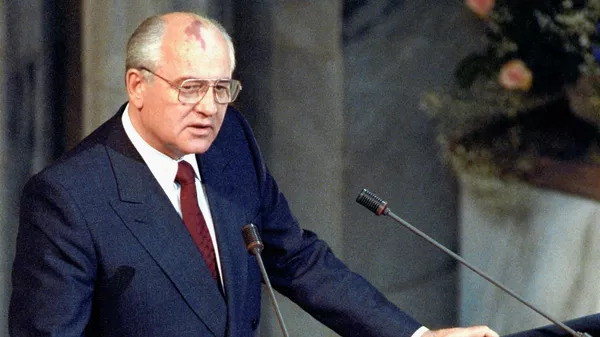 Лауреат Нобелевской премии мира за 1990 год президент СССР Михаил Сергеевич Горбачев выступает с традиционной Нобелевской лекцией в Осло