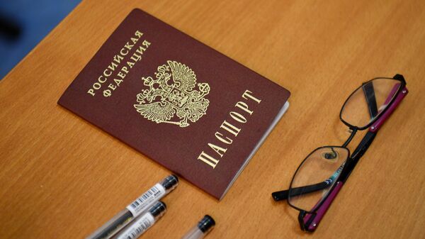 Паспорт на столе перед началом ЕГЭ