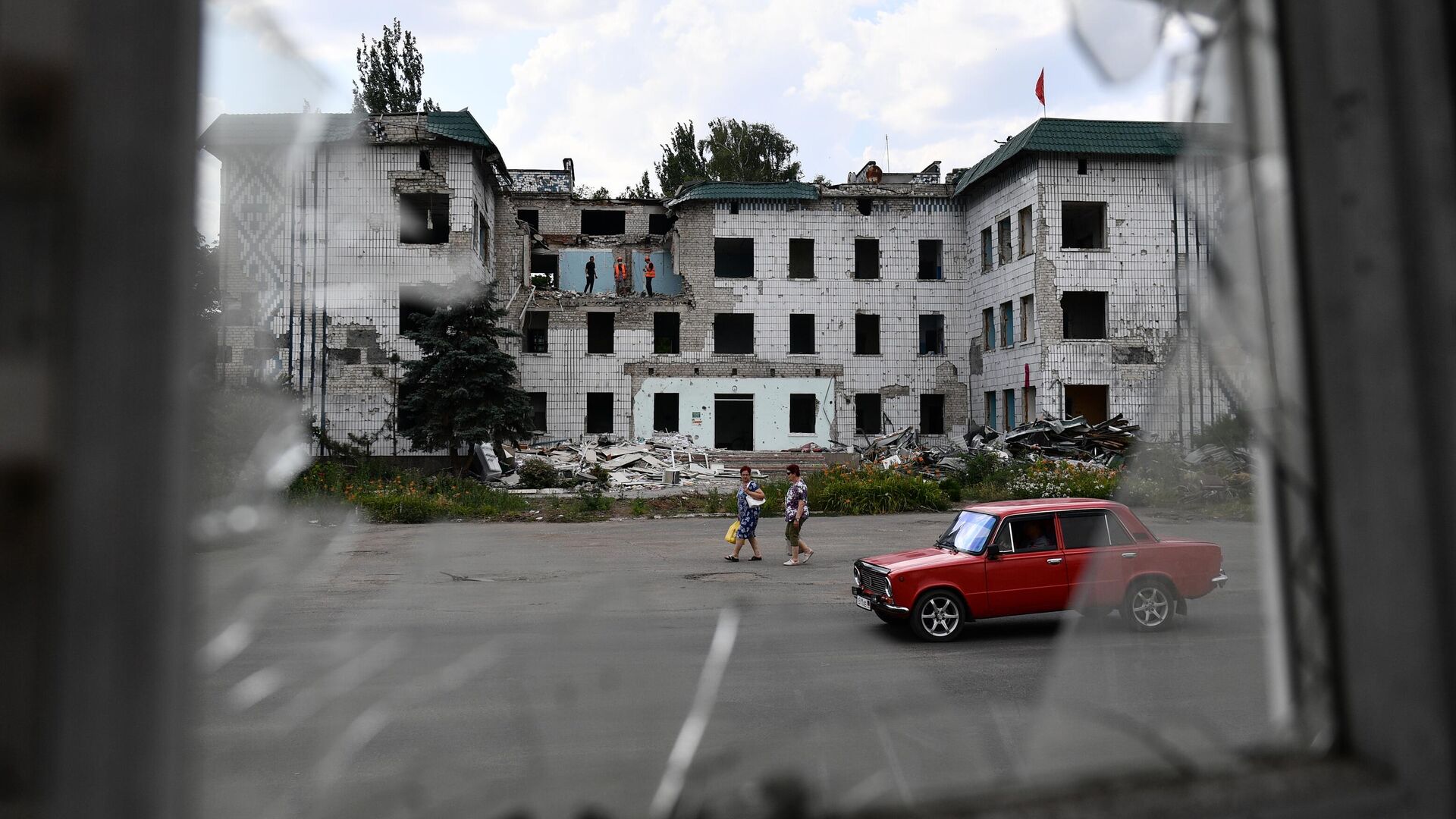 Последствия обстрела в Волновахе со стороны ВСУ - РИА Новости, 1920, 26.07.2022