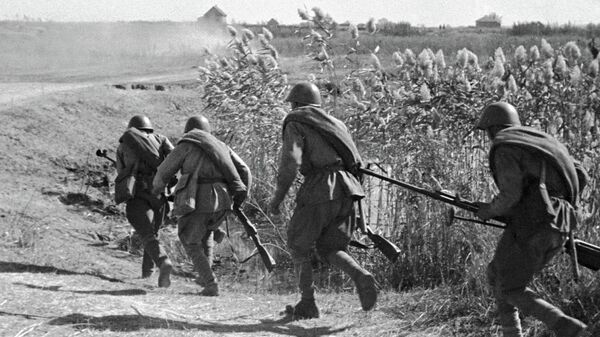 Сталинградская битва. Бойцы занимают новый огневой рубеж