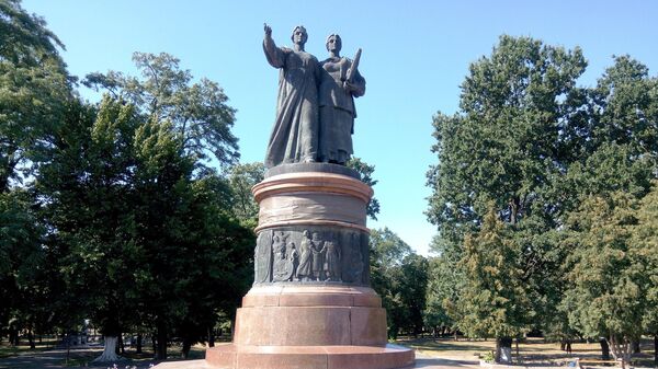 Монумент 300 летию воссоединения Украины с Россией в Переяславе