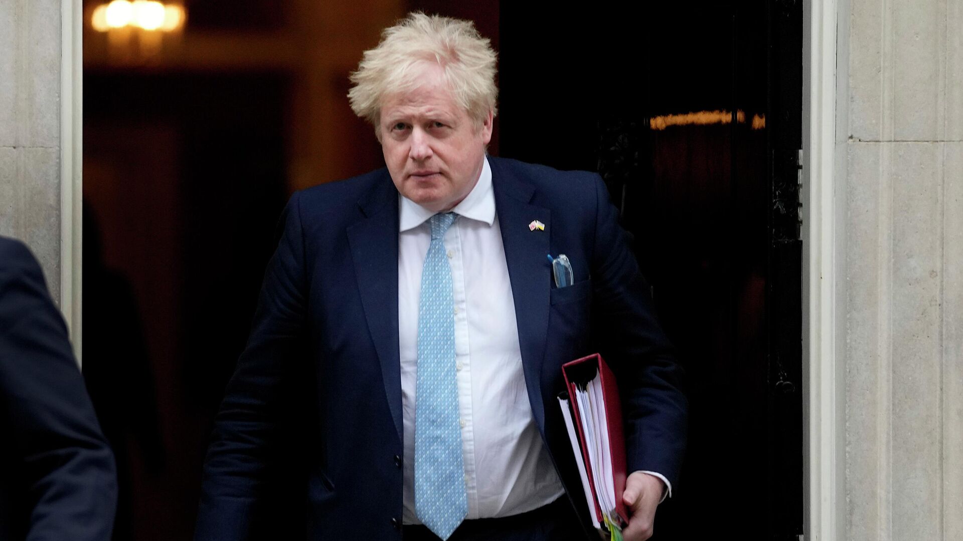 Премьер-министр Великобритании Борис Джонсон покидает резиденцию на Даунинг-стрит в Лондоне - РИА Новости, 1920, 20.10.2022
