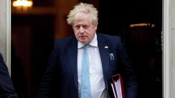 Борис Джонсон покидает резиденцию на Даунинг-стрит в Лондоне