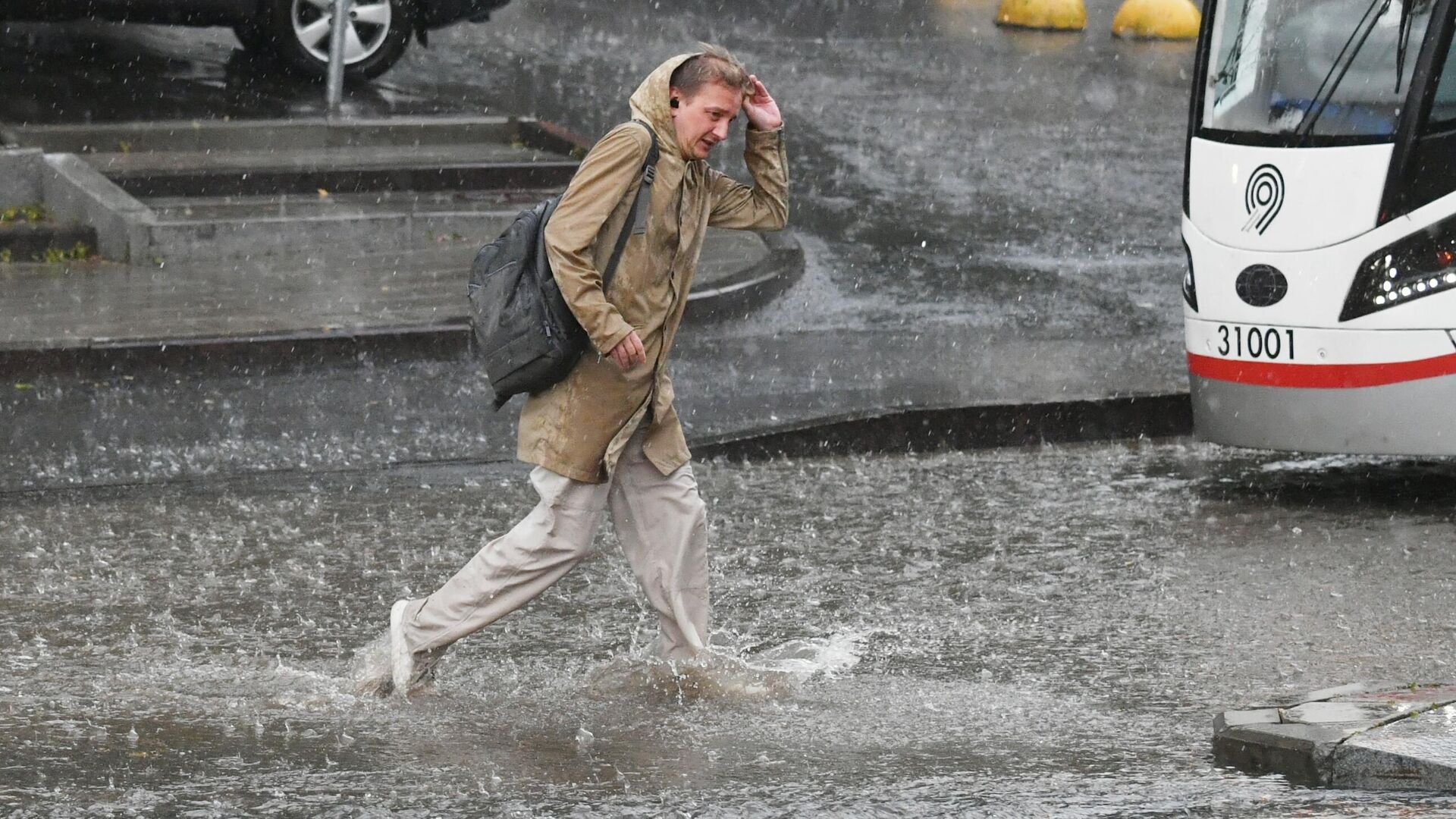 Москва был ли дождь. Ливень в Москве 05.07.2022. Ливень. Ливень в Москве. Гроза в Москве.