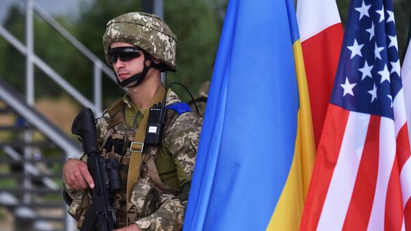 Военнослужащий на тактических учениях Три меча-2021 (Three swords-2021) с участием вооружённых сил Украины и стран НАТО на Яворовском полигоне во Львовской области.