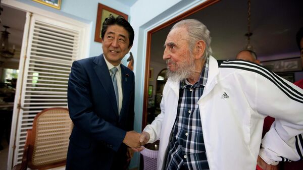 Japanese Prime Minister Shinzo Abe and former Cuban leader Fidel Castro met in Havana.  September 22, 2016
