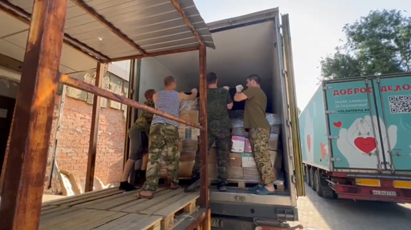 Более 100 тонн гуманитарной помощи доставили в Донецк