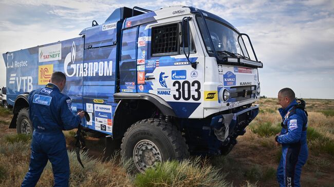 Экипаж команды KAMAZ-Master в составе Андрея Каргинова и Андрея Мокеева