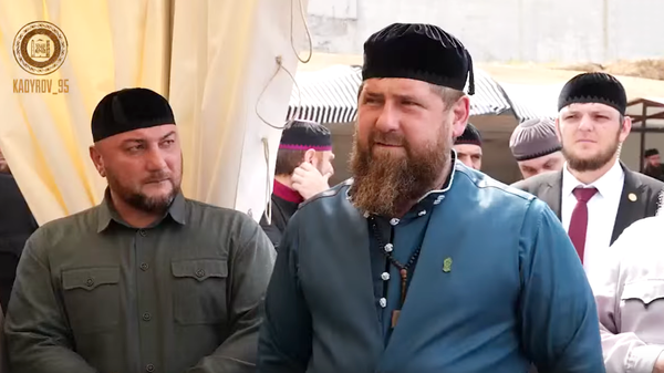 Глава Чечни Рамзан Кадыров во время праздника в свое родовом селе Ахмат-Юрт