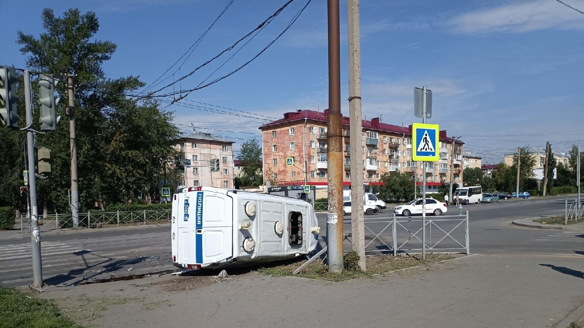 В Омске автомобиль Ford врезался в полицейскую 