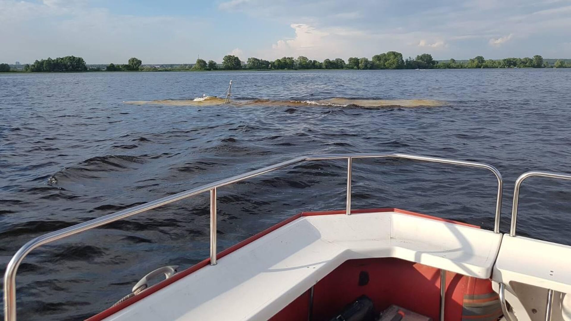 В Татарстане затонул прогулочный теплоход - РИА Новости, 10.07.2022