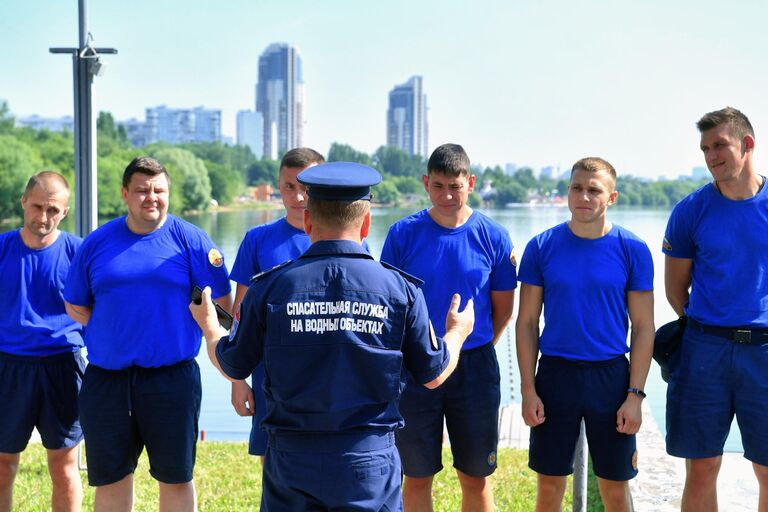 Участники финала городского конкурса профессионального мастерства по профессии Спасатель на поисково-спасательной станции Строгино в Москве