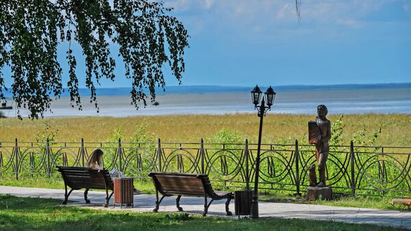 Набережная вдоль Галичского озера в Костромской области