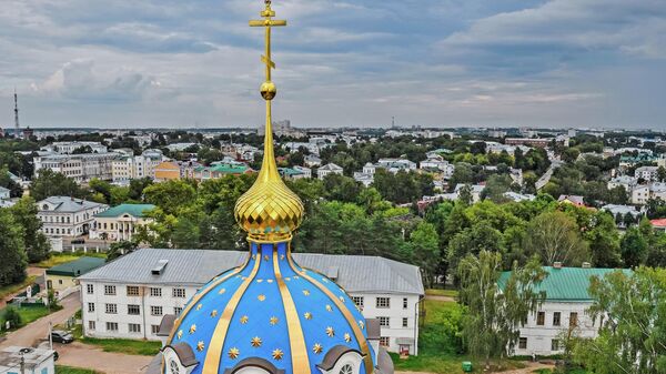 Купол Богоявленского собора в Кремле города Костромы