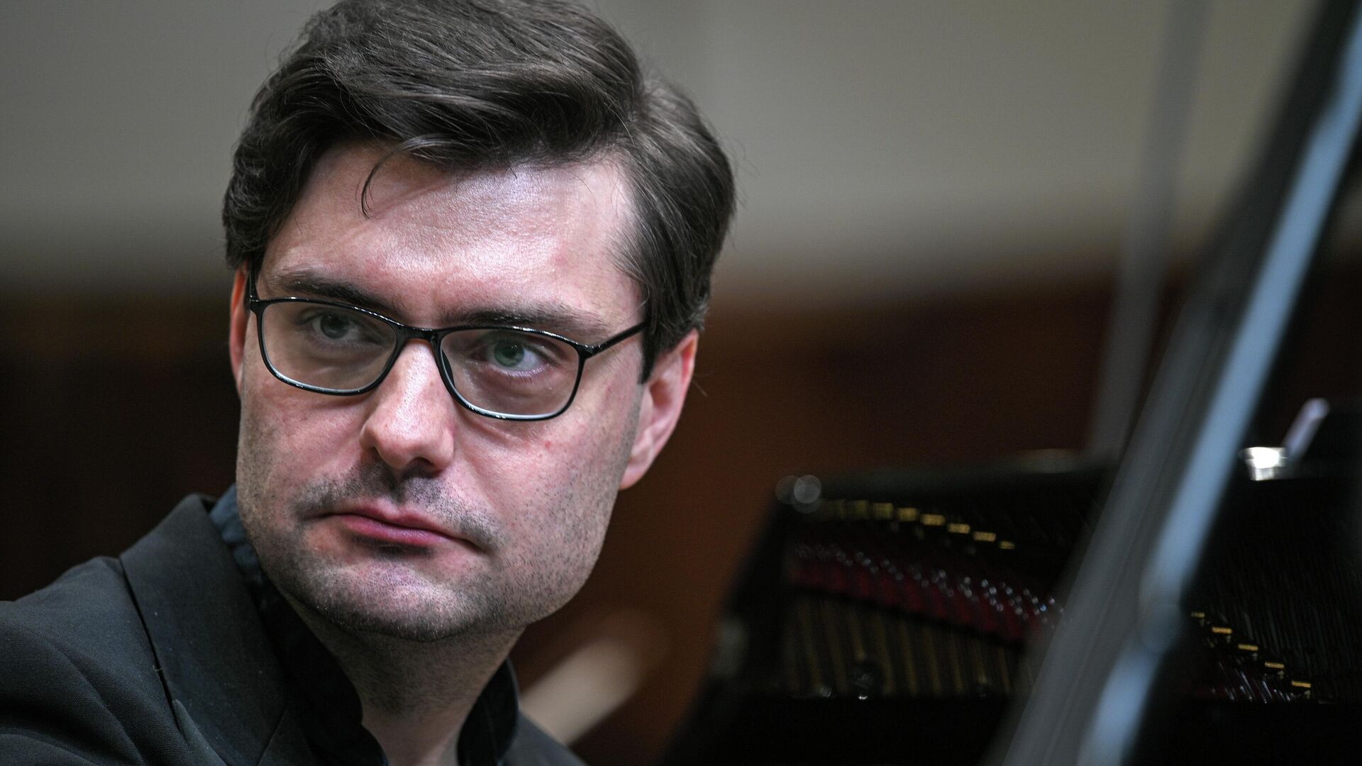 Иван Рудин во время репетиции концерта в рамках Бетховен-марафона в концертном зале Зарядье - РИА Новости, 1920, 12.07.2022